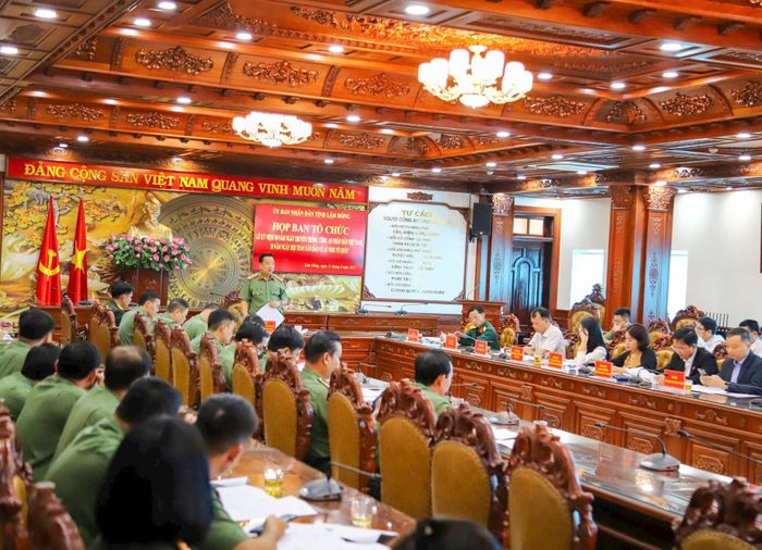 Toàn cảnh buổi họp