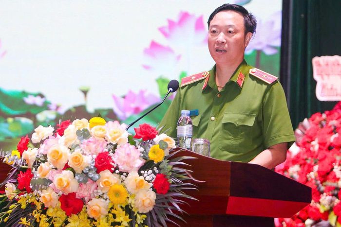 Thiếu tướng Nguyễn Ngọc Cương, Giám đốc Trung tâm Dữ liệu Quốc gia, Phó Chủ tịch Hiệp hội Dữ liệu Quốc gia phát biểu khai mạc chương trình.