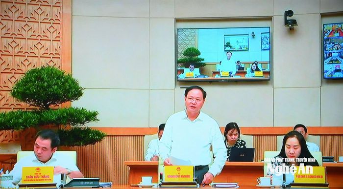 Đại diện Bộ Nông nghiệp và Môi trường trình bày Dự thảo sửa đổi Luật Đất đai. Ảnh chụp qua màn hình: Thành Cường