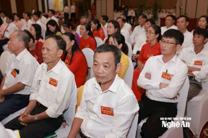 Đại biểu tham dự Đại hội Đảng bộ phường Tân Mai lần thứ nhất, nhiệm kỳ 2025 - 2030. Ảnh: Mạnh Hùng