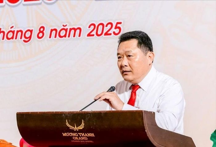 Đồng chí Nguyễn Bá Hào - Phó Bí thư Thường trực phường Tân Mai phát biểu tại đại hội. Ảnh: Mạnh Hùng