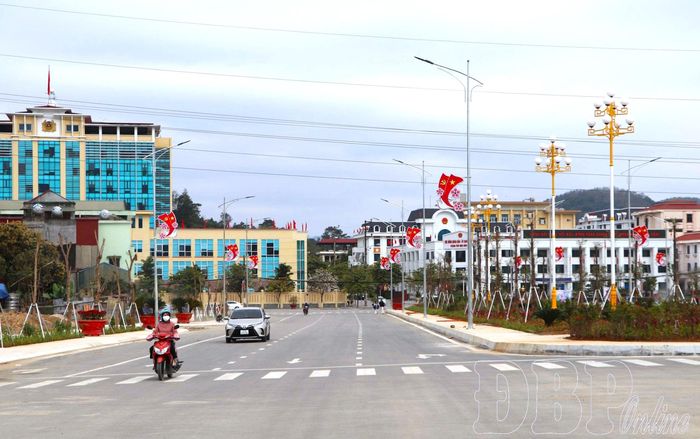 Đường 7 tháng 5, phường Điện Biên Phủ hoàn thành, đưa vào sử dụng tạo điểm nhấn cho đô thị tỉnh.