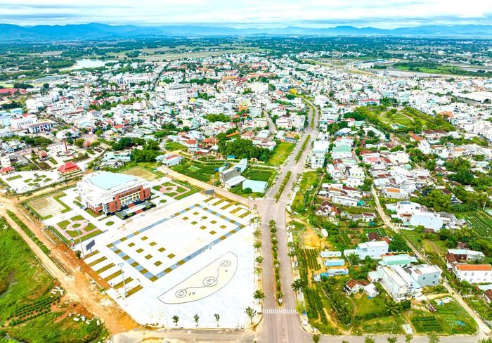  Nhiệm kỳ 2025 - 2030, Ðảng bộ phường Bình Ðịnh tiếp tục hoàn thiện hạ tầng đồng bộ, văn minh, đáp ứng yêu cầu phát triển đô thị. Ảnh: Dũng Nhân 