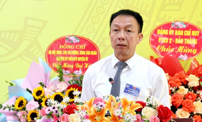  Đồng chí Vũ Quỳnh Khánh, Ủy viên Ban Thường vụ Tỉnh ủy, Phó Chủ tịch Thường trực HĐND tỉnh phát biểu tại đại hội. 
