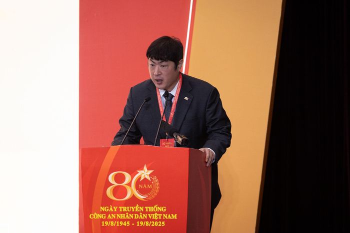  Đại diện doanh nghiệp Hàn Quốc tại Việt Nam tham dự diễn đàn và chia sẻ ý kiến về pháp luật PCCC và CNCH, qua đó góp phần tăng cường phối hợp hiệu quả với cơ quan quản lý nhà nước. 
