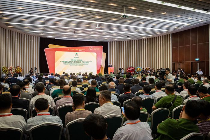  Thời gian qua, công tác PCCC, CNCH và phòng chống thiên tai đã đạt nhiều kết quả tích cực, rút ra nhiều kinh nghiệm quý, mô hình hay, nhưng cũng thẳng thắn nhìn nhận còn những tồn tại cần khắc phục. 