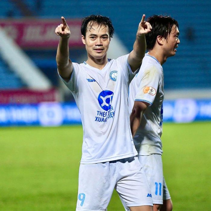 Văn Toàn nghỉ thi đấu dài hạn sau phẫu thuật chấn thương.Ảnh: TXND