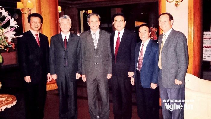 Tiến sĩ Tạ Quang Ngọc thời kỳ làm Bộ trưởng (1996-2007). Ảnh: NVCC