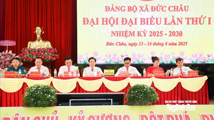 Đoàn Chủ tịch điều hành đại hội. Ảnh: TL