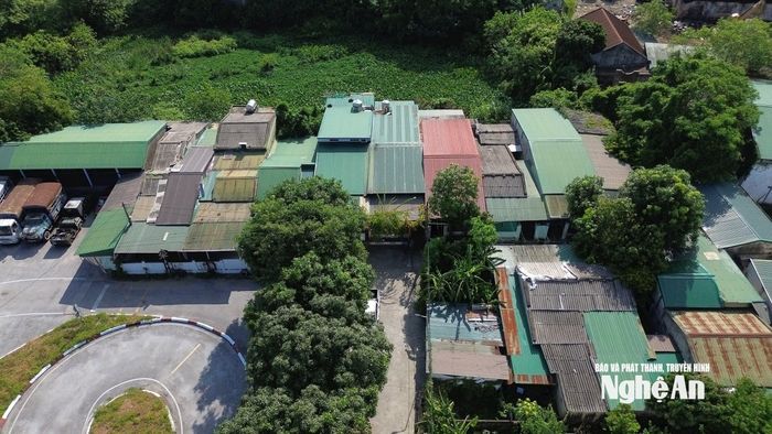 Khu tập thể cũ mà 13 hộ dân Tổ 9, khối 11, phường Thành Vinh đang sinh sống. Ảnh: Tiến Đông