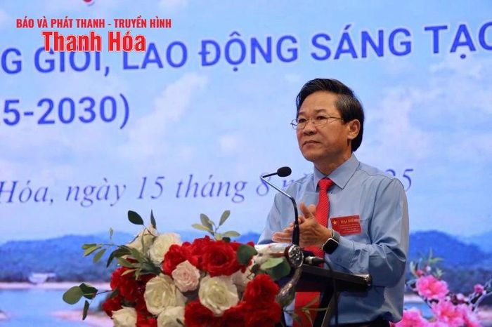 Chủ tịch Hội đồng thành viên Công ty TNHH một thành viên Sông Chu Lê Văn Thủy phát biểu khai mạc hội nghị.