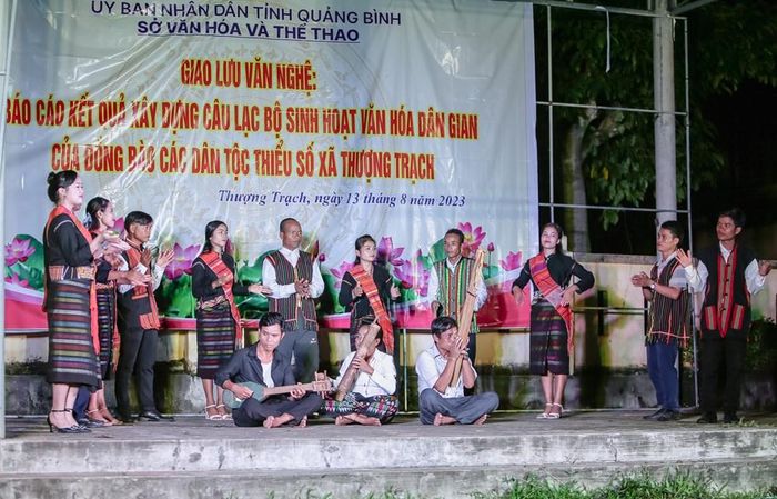 Thành viên câu lạc bộ Văn hóa dân gian của đồng bào Ma Coong