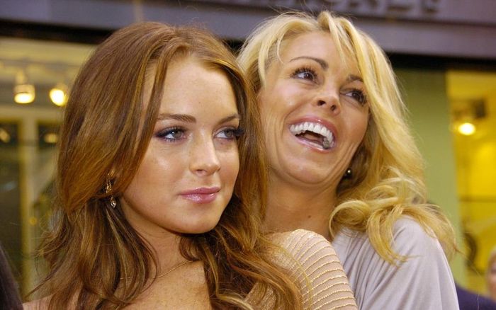 Lindsay Lohan và mẹ, Dina, vào năm 2006