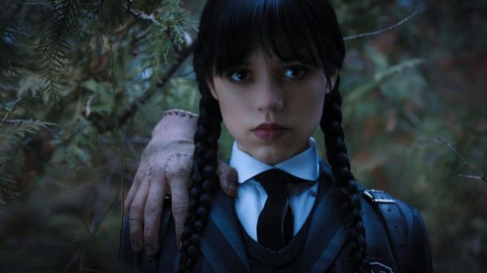 Jenna Ortega trong sê-ri “Wednesday” của Netflix