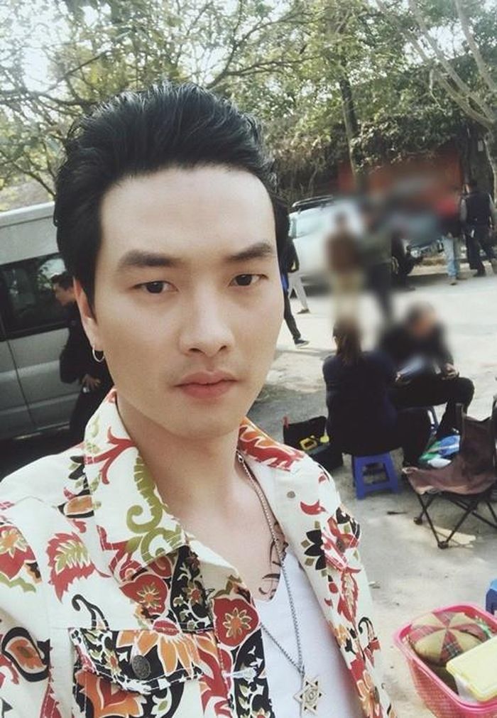 Trọng Lân sinh năm 1993, tốt nghiệp trường Cao đẳng Nghệ thuật Hà Nội. Chia sẻ trên VOV, ngày còn đi học, anh đi làm MC, phục vụ ở quán bar để trang trải cuộc sống. Ảnh: FB Trọng Lân.