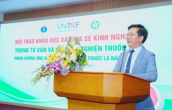 PGS.TS Vũ Văn Giáp - Phó Giám đốc Bệnh viện Bạch Mai - chia sẻ tại Hội thảo