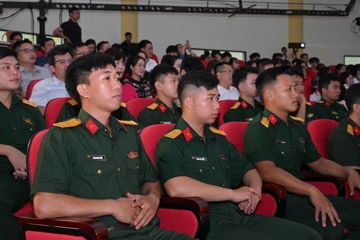 Các đại biểu tham dự Chương trình. Ảnh: Trần Thắng