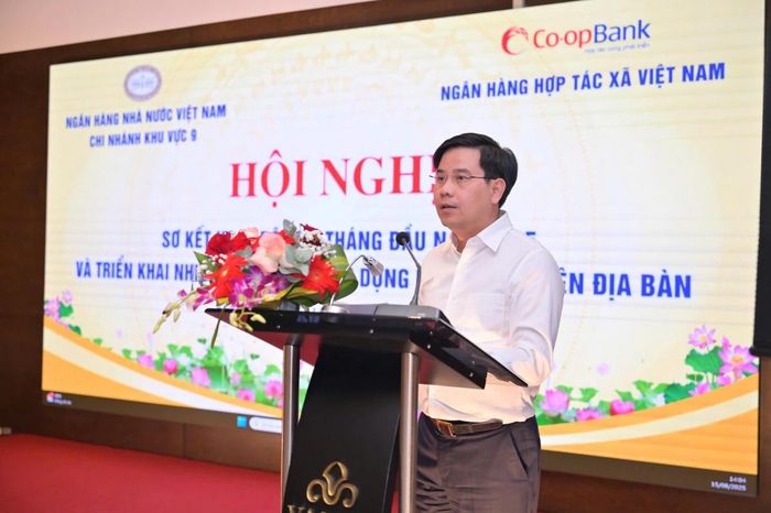 Ông Lê Anh Xuân - Giám đốc NHNN KV9 phát biểu tại Hội nghị
