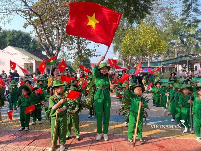 Tác giả anan80129 với tác phẩm “Trải nghiệm làm chú bộ đội cùng cô và trò trường Mầm non Nghĩa Hội”. Địa điểm sáng tác: Xóm Đông Hội , Xã Nghĩa Thọ, Nghệ An, Việt Nam.