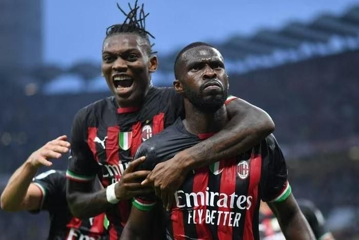 CĐV Australia chuẩn bị được xem Milan đá Serie A.