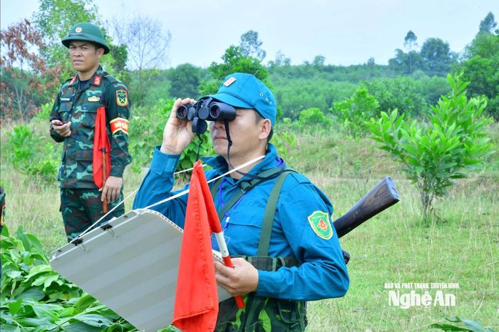 Khẩu đội súng cối 82mm (thị xã Hoàng Mai cũ) thực hành tiêu diệt các mục tiêu giả định trong Hội thao phân đội pháo binh dân quân toàn năng năm 2024. Ảnh: Trọng Kiên