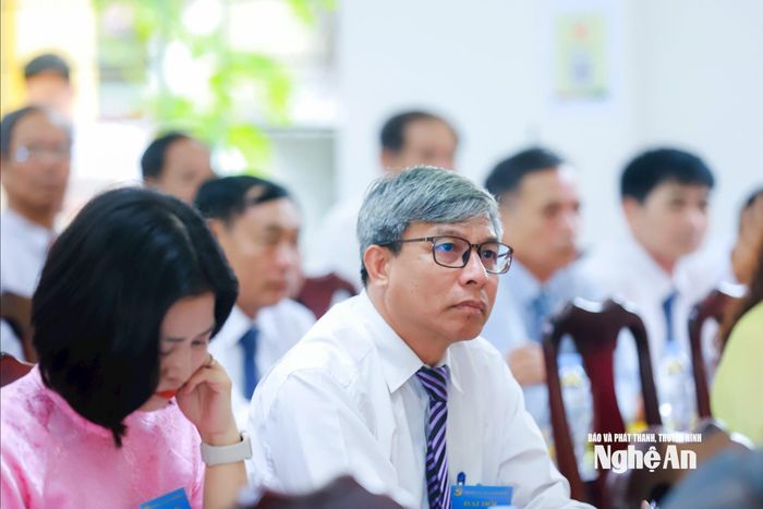 Các đại biểu khách mời dự Đại hội đại biểu Đảng bộ xã Nam Đàn lần thứ I, nhiệm kỳ 2025 - 2030. Ảnh: Thành Duy