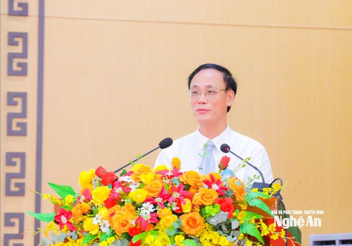 Đồng chí Nguyễn Trường Giang - Ủy viên Ban Chấp hành Đảng bộ tỉnh, Bí thư Đảng ủy, Chủ tịch HĐND xã Hưng Nguyên phát biểu chỉ đạo đại hội. Ảnh: TL