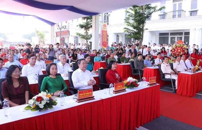 Các đại biểu tham dự buổi lễ. Ảnh: Văn Điệp – TTXVN