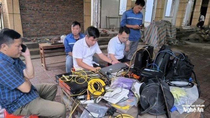 Ekip đang triển khai các phần việc trước ngày ghi hình.
