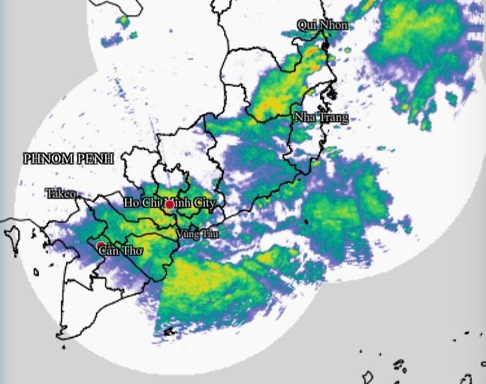 Ảnh radar thời tiết cho thấy những khối mây lớn tập trung ở TPHCM và Nam bộ sáng 21-8 (chụp lúc 5 giờ 30)