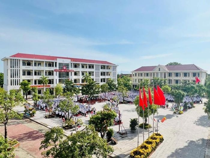  Ảnh toàn cảnh Trường THPT Lý Tự Trọng.