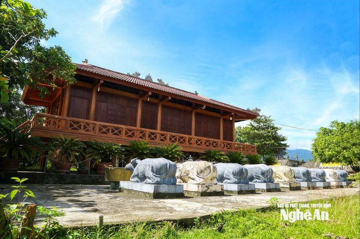 Đền Chín gian, được Bộ Văn hóa, Thể thao và Du lịch xếp hạng Di tích cấp Quốc gia. Ảnh: Đình Tuyên