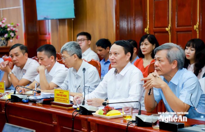 Các đồng chí trong đoàn công tác Bộ Khoa học và Công nghệ tại cuộc làm việc. Ảnh: Thành Duy
