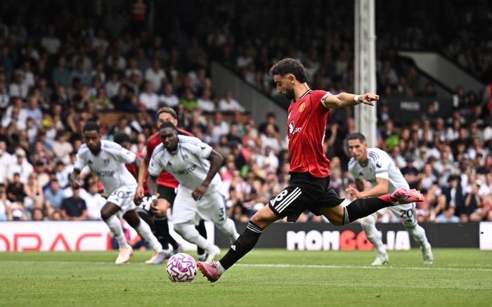 Bruno Fernandes mất tập trung nên sút không như ý