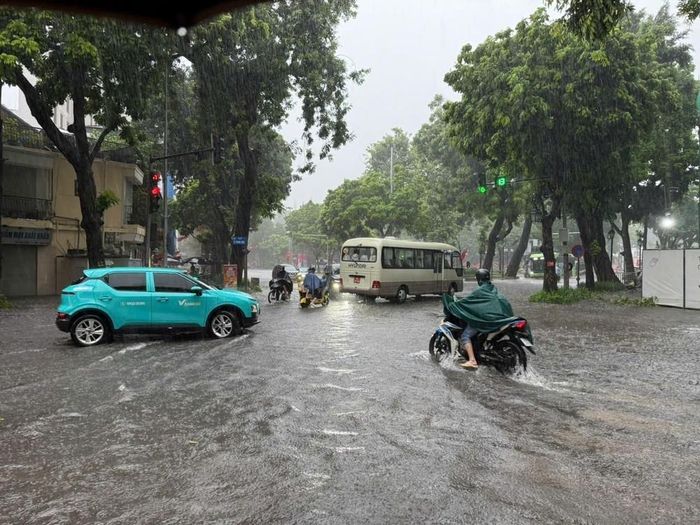 Hà Nội ngập khắp nơi. Ảnh: Lâm Khánh -TTXVN