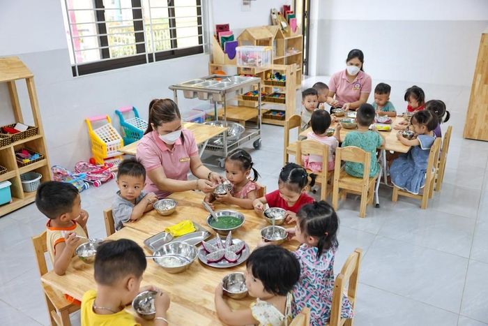 Năm học 2025 - 2026, quy mô giáo dục thành phố Hà Nội ước tính có 2.954 trường mầm non và phổ thông, tăng 43 trường so với cùng kỳ năm học trước. Ảnh: Thanh Tùng - TTXVN