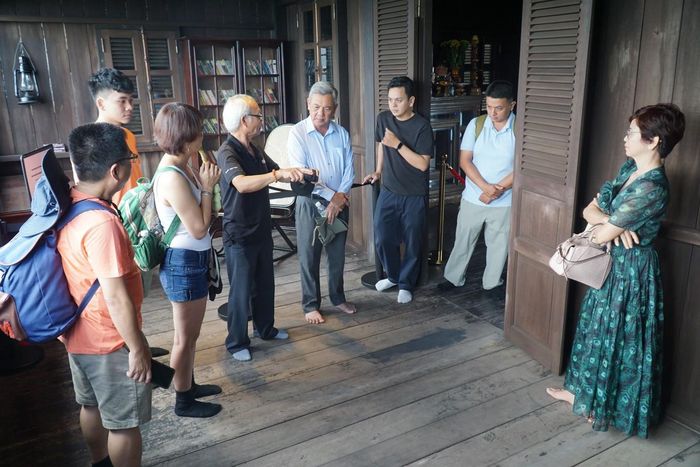  Tour du lịch khám phá dấu ấn của bác sĩ Yersin vừa mở lại thu hút đông đảo du khách. 