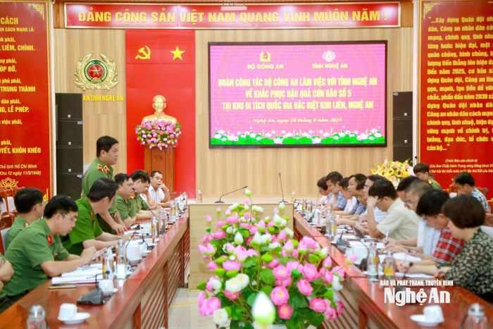 Toàn cảnh cuộc làm việc. Ảnh: Vương Linh