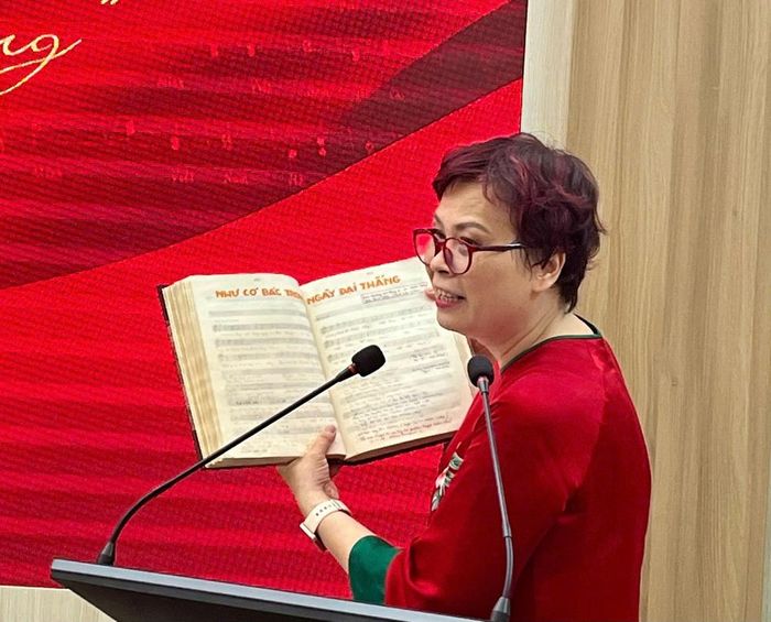 Nhà báo Phạm Hồng Tuyến (con gái nhạc sĩ Phạm Tuyên) chia sẻ về ca khúc của cha mình