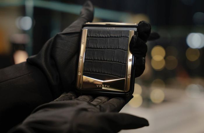  Vertu Quantum Flip 