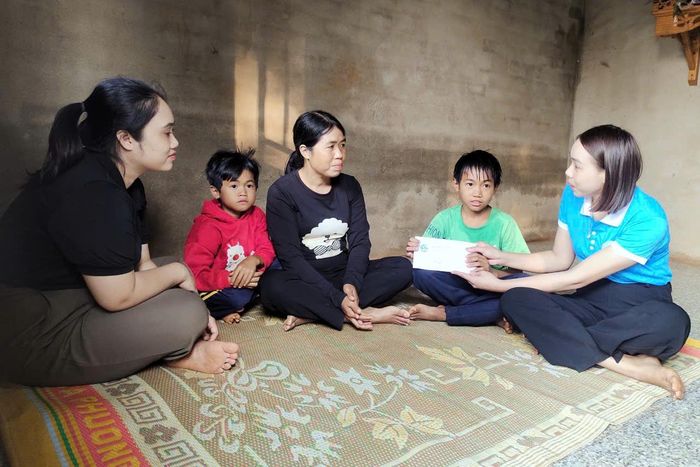 Trẻ được nhận đỡ đầu với mức hỗ trợ hàng tháng từ vài trăm đến 1 triệu đồng/tháng trong thời gian ít nhất là 1 năm