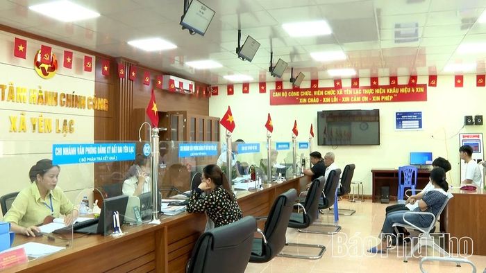 Cơ sở vật chất, trang thiết bị Trung tâm Phục vụ hành chính công xã Yên Lạc được đầu tư tương đối đầy đủ nhằm phục vụ tốt nhu cầu của người dân và doanh nghiệp.