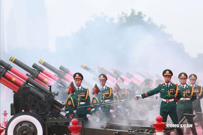 Toàn đội được biên chế thành 5 trung đội, mỗi trung đội gồm 3 khẩu pháo. Khi làm nhiệm vụ, trung đội 1 bắn 5 loạt và 4 trung đội còn lại bắn 4 loạt.