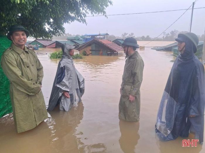  Hiện mực nước sông La, sông Cả, sông Lam đang dâng nhanh, dự báo nhiều thôn có khả năng ngập lụt sâu, cô lập hoàn toàn. 