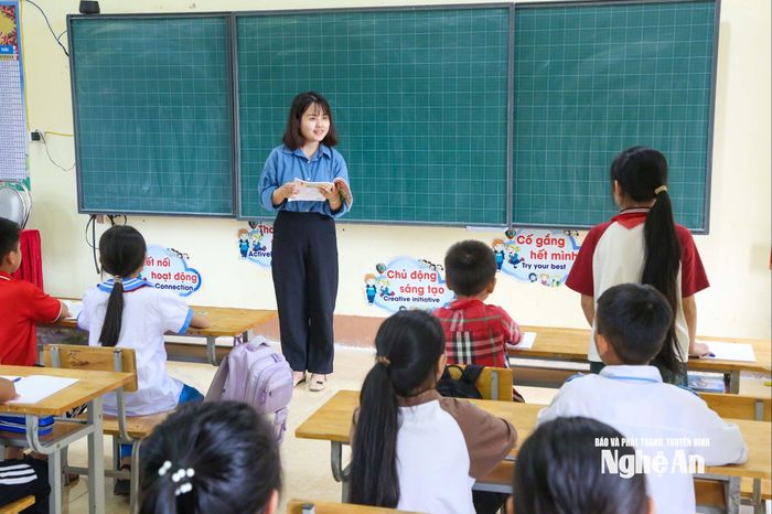 Năm học 2025 – 2026, Trường Tiểu học Châu Hạnh 1 (xã Quỳ Châu) chào đón 40 học sinh lớp 1, nâng tổng số học sinh toàn trường lên 255 em. Đây là ngôi trường đã đạt chuẩn quốc gia từ năm học 2017 – 2018. Ảnh: Đình Tuyên