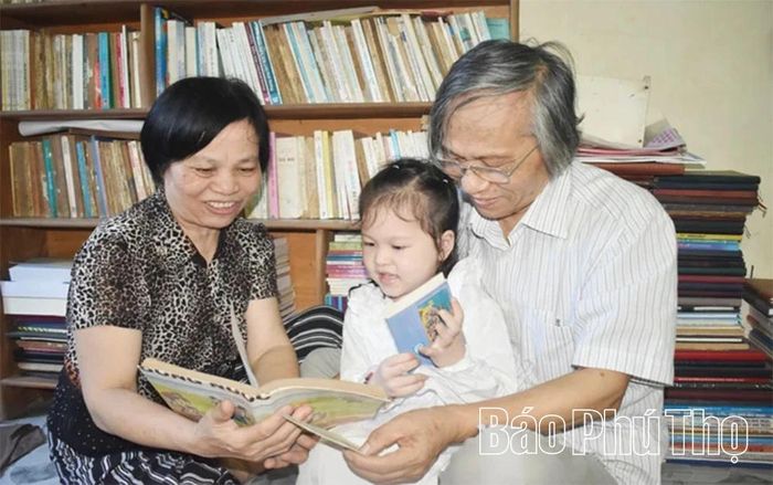 Gia đình ông Lê Bá Miên và bà Doãn Thị Vệ là một trong những gia đình tiêu biểu ở phường Phúc Yên về tinh thần hiếu học.