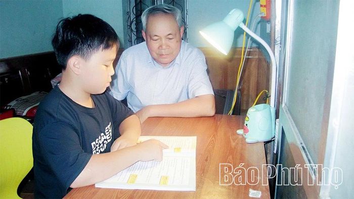 Ngọn lửa hiếu học trong gia đình ông Nguyễn Văn Viết, phường Vĩnh Phúc luôn được gìn giữ và phát huy qua nhiều thế hệ.