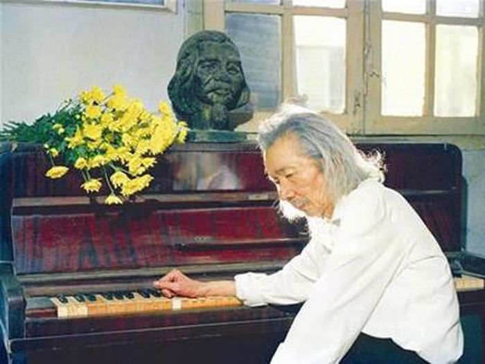 Nhạc sỹ Văn Cao. Ảnh tư liệu