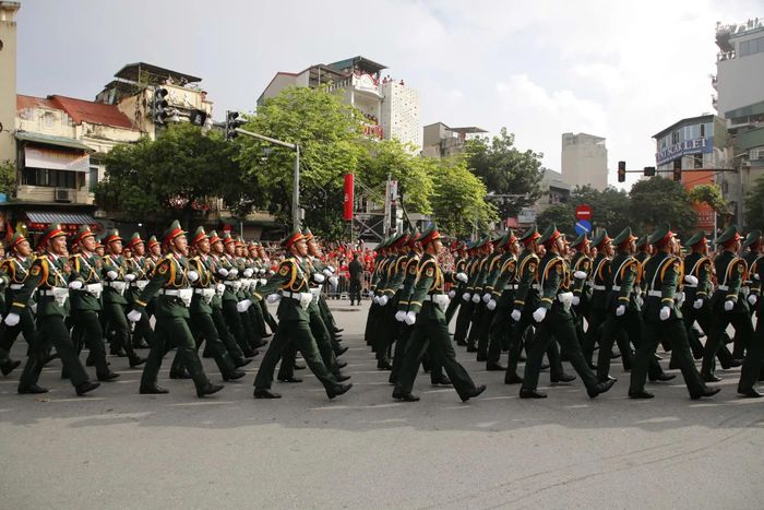 Tình cảm quân – dân gắn bó keo sơn, thắp sáng niềm tin vào tương lai đất nước.