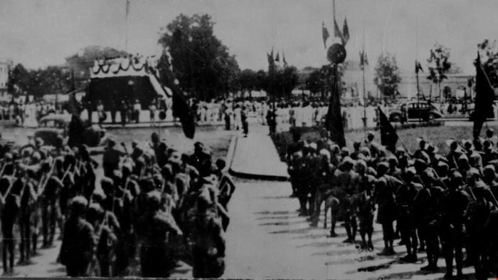 Đông đảo nhân dân tập trung tại Quảng trường Ba Đình nghe Chủ tịch Hồ Chí Minh đọc Tuyên ngôn Độc lập, ngày 2/9/1945. Ảnh: TTXVN